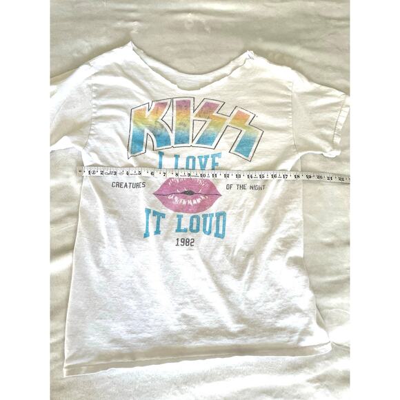 KISS I Love It Loud 1982 Cut Neck Band Tee White Sz M - Picture 3 of 5